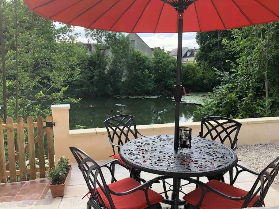 Riverside Lodge Chablis Exteriör bild