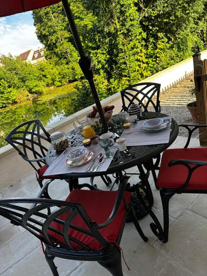 Riverside Lodge Chablis Exteriör bild